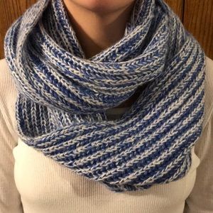 American Eagle scarf !